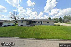 713 6th Ave SW, Cascade, IA 52033