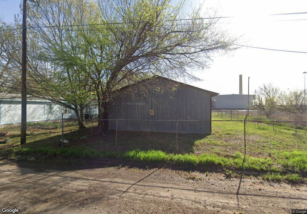 712 N Border St, Cleburne, TX 76031 - photo 1