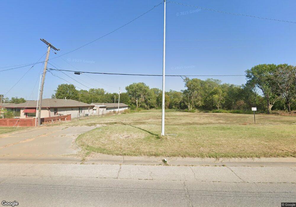 3736 SW Topeka Blvd, Topeka, KS 66609 - photo 1