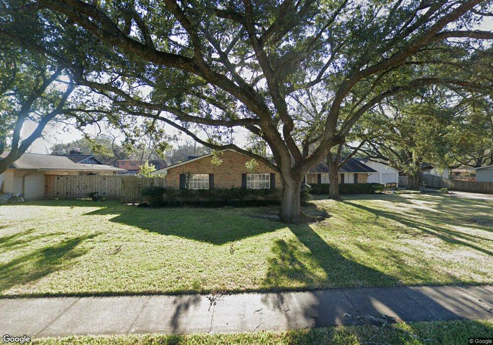 205 W Heritage Dr, Friendswood, TX 77546 - photo 1