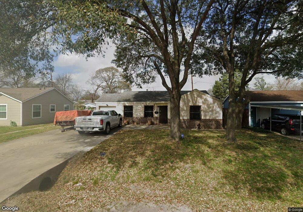 55 Farrell St, Houston, TX 77022 - photo 1