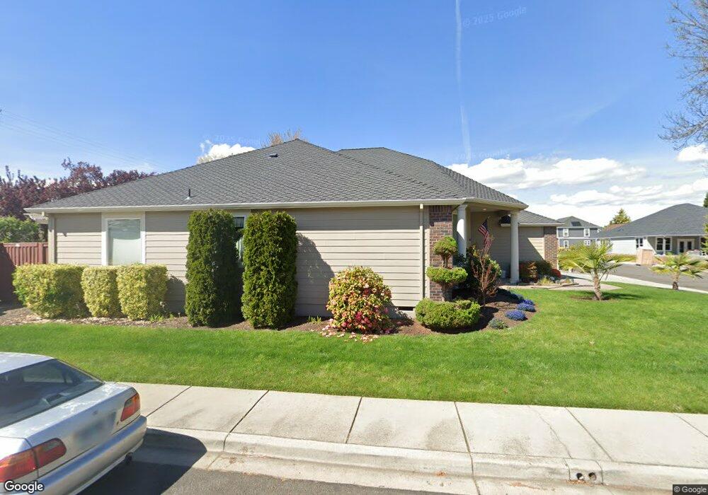 1941 Bluegrass Dr, Central Point, OR 97502 - photo 1