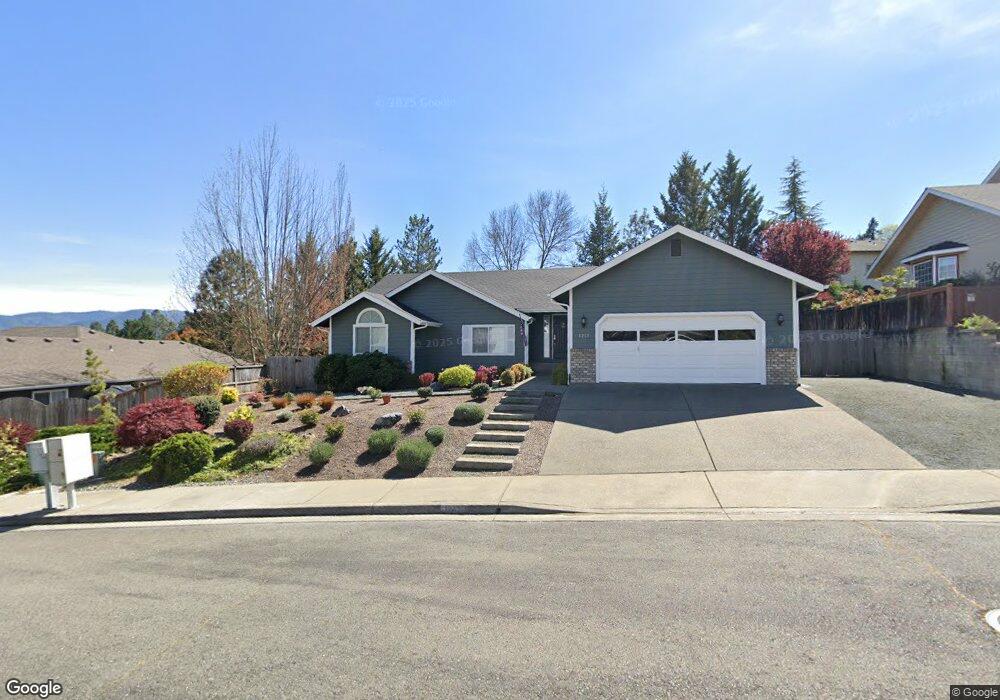 1213 NW Salisbury Dr, Grants Pass, OR 97526 - photo 1