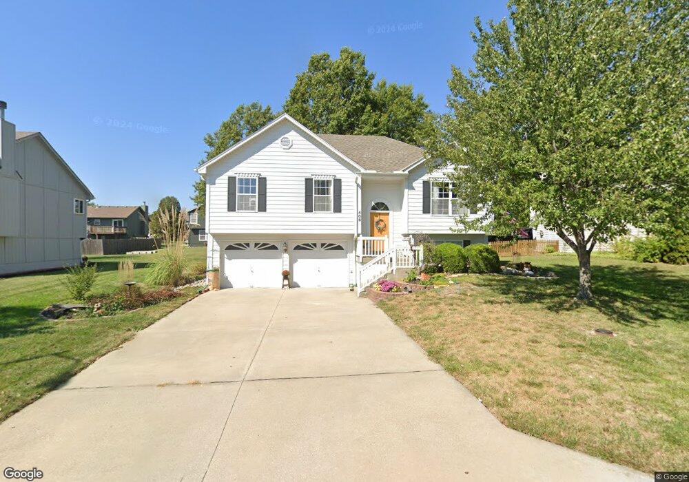 406 N Crest Dr, Raymore, MO 64083 - photo 1