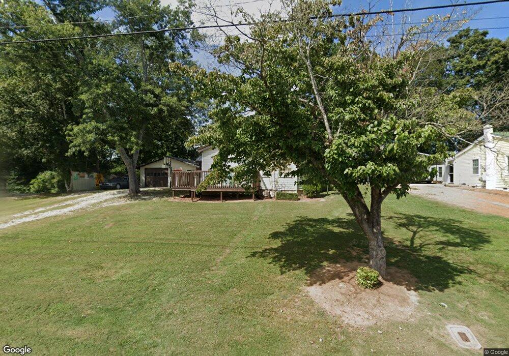 119 W Brooklyn Ave, Linden, TN 37096 - photo 1