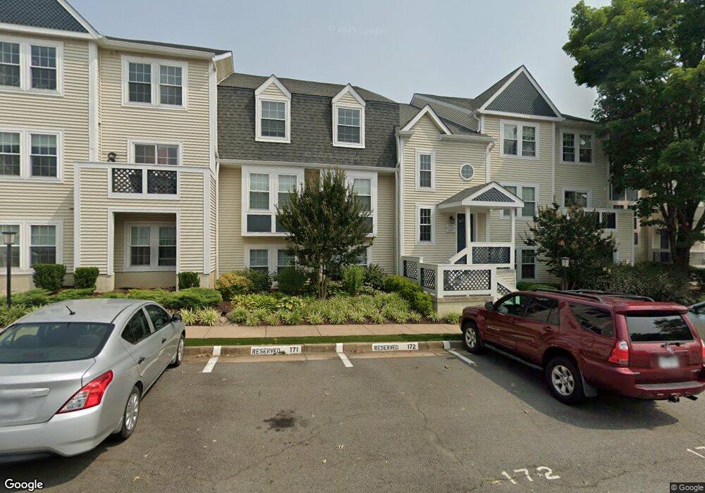 12935 Grays Pointe Rd unit A, Fairfax, VA 22033 - photo 1