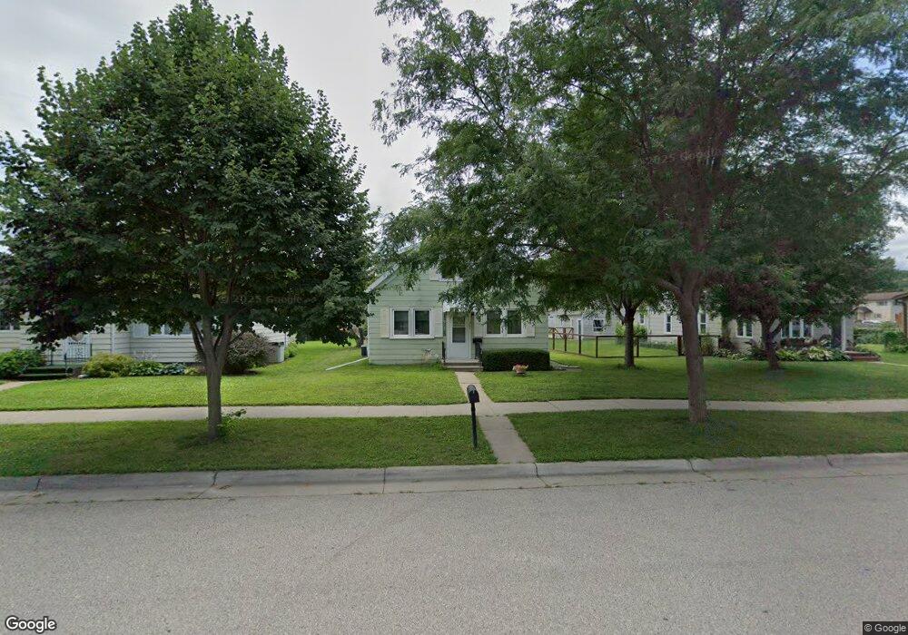 321 N 2nd St, La Crescent, MN 55947 - photo 1