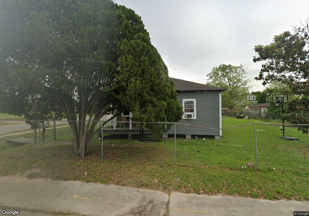 6828 Tuskegee St, Houston, TX 77091 - photo 1