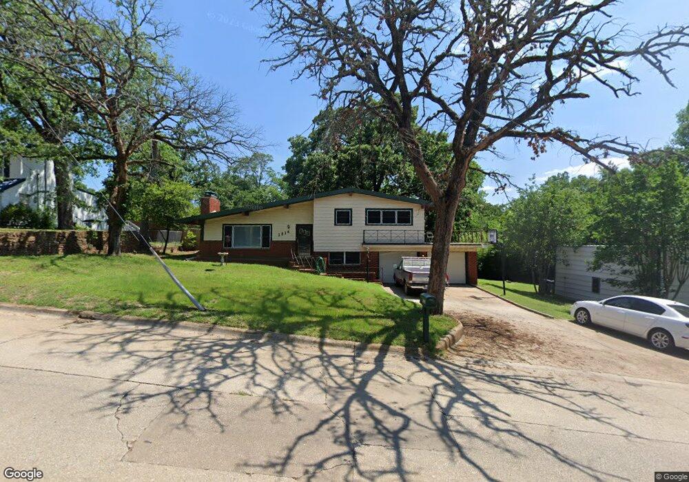 1214 W Hull St, Denison, TX 75020 - photo 1