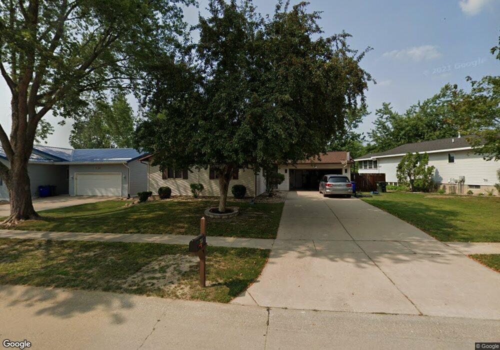 3516 Raven Ln NE, Cedar Rapids, IA 52402 - photo 1