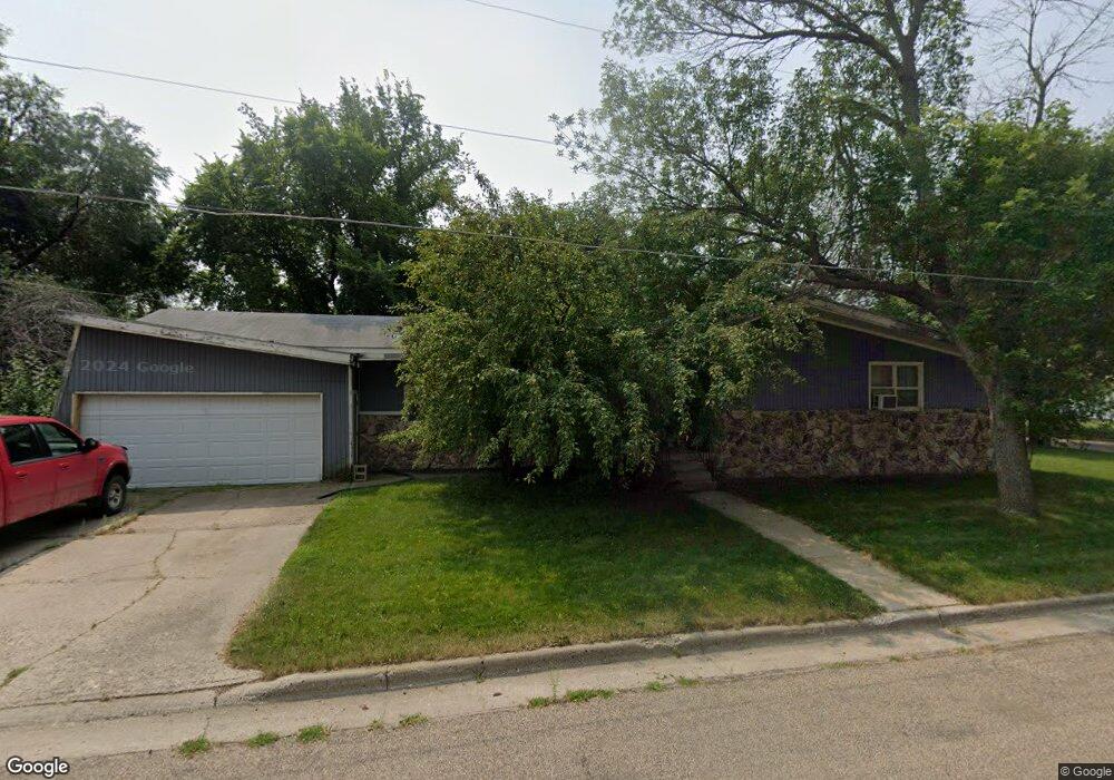 402 15th St NE, Jamestown, ND 58401 - photo 1