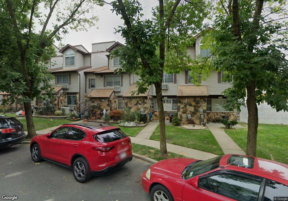 22 Croft Ct unit A, Staten Island, NY 10306 - photo 1