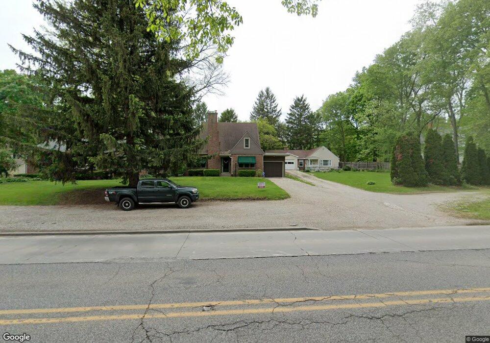 21 Keokuk St, Lincoln, IL 62656 - photo 1