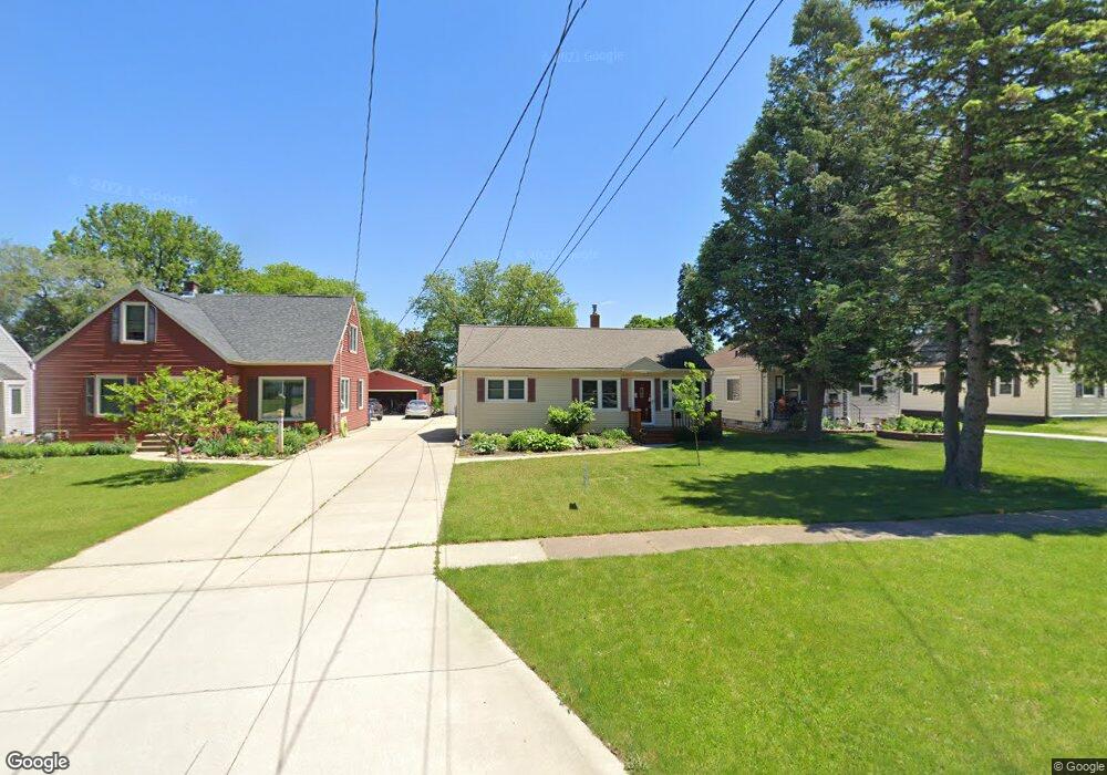 1951 W 6th St, Waterloo, IA 50702 - photo 1