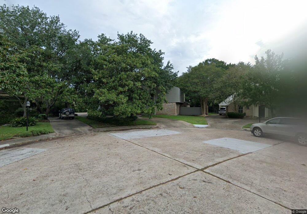 10226 Piping Rock Ln, Houston, TX 77042 - photo 1