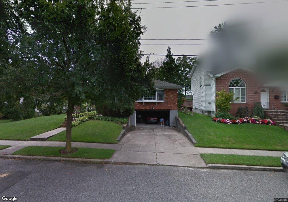 28 W Cedarview Ave, Staten Island, NY 10306 - photo 1