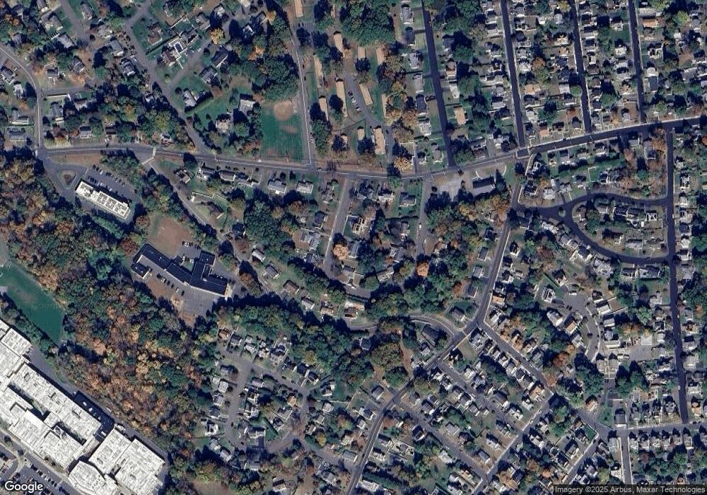 81 Clearview Cir, Naugatuck, CT 06770 - photo 1