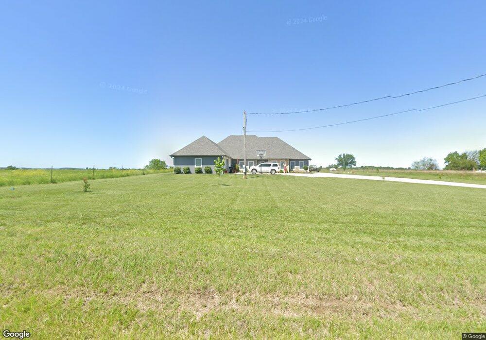 2135 SW Hodges Rd, Topeka, KS 66614 - photo 1