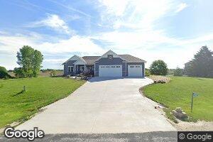 N828 Hickory Hills Dr, Oconomowoc, WI 53066