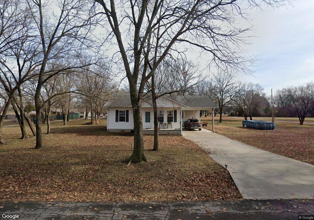 1214 S 11th St, Parsons, KS 67357 - photo 1