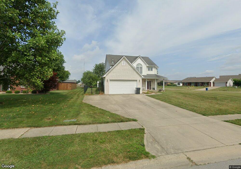 320 Eastview Dr, Bargersville, IN 46106 - photo 1