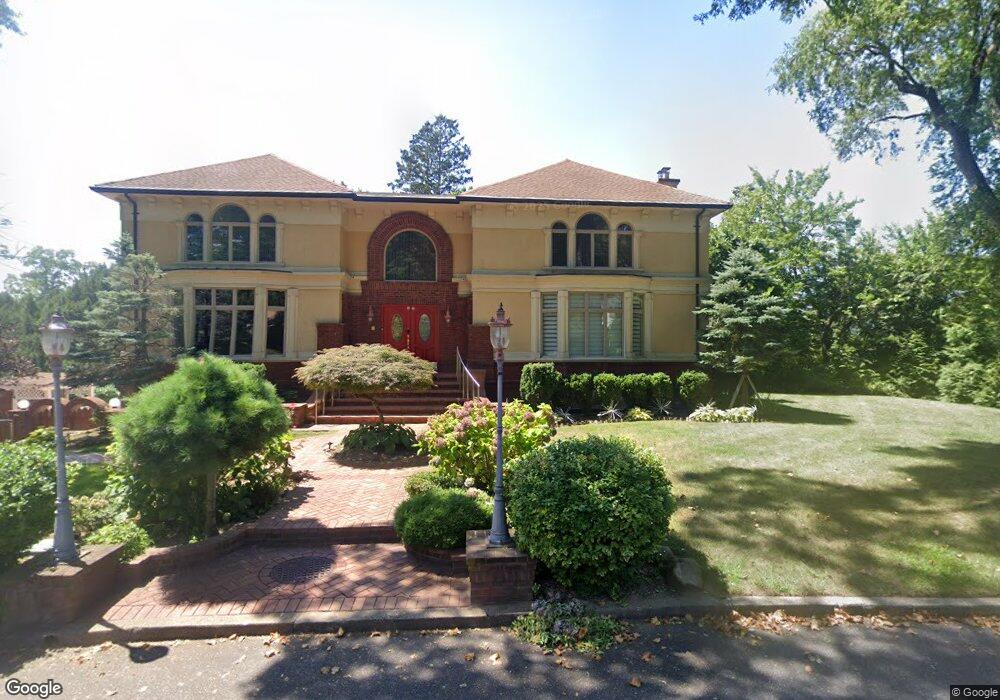 38 Northfield Rd, Glen Cove, NY 11542 - photo 1