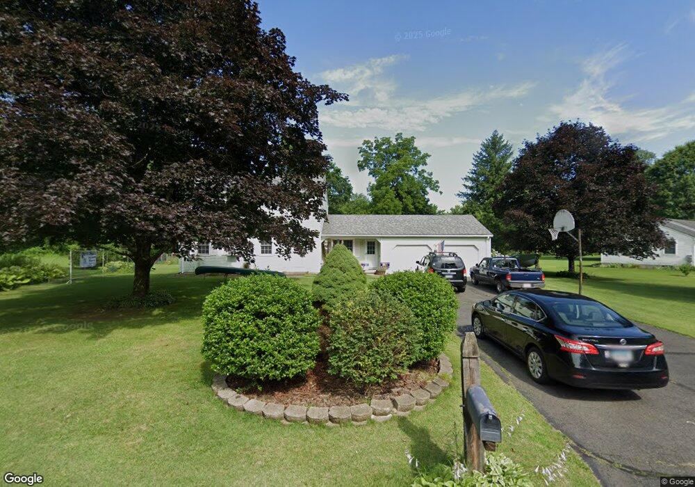 8 Chrismis Tree Ln, East Granby, CT 06026 - photo 1