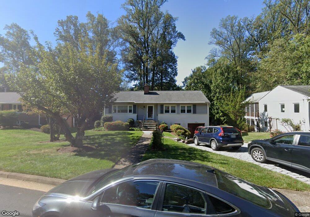 2340 Barbour Rd, Falls Church, VA 22043 - photo 1