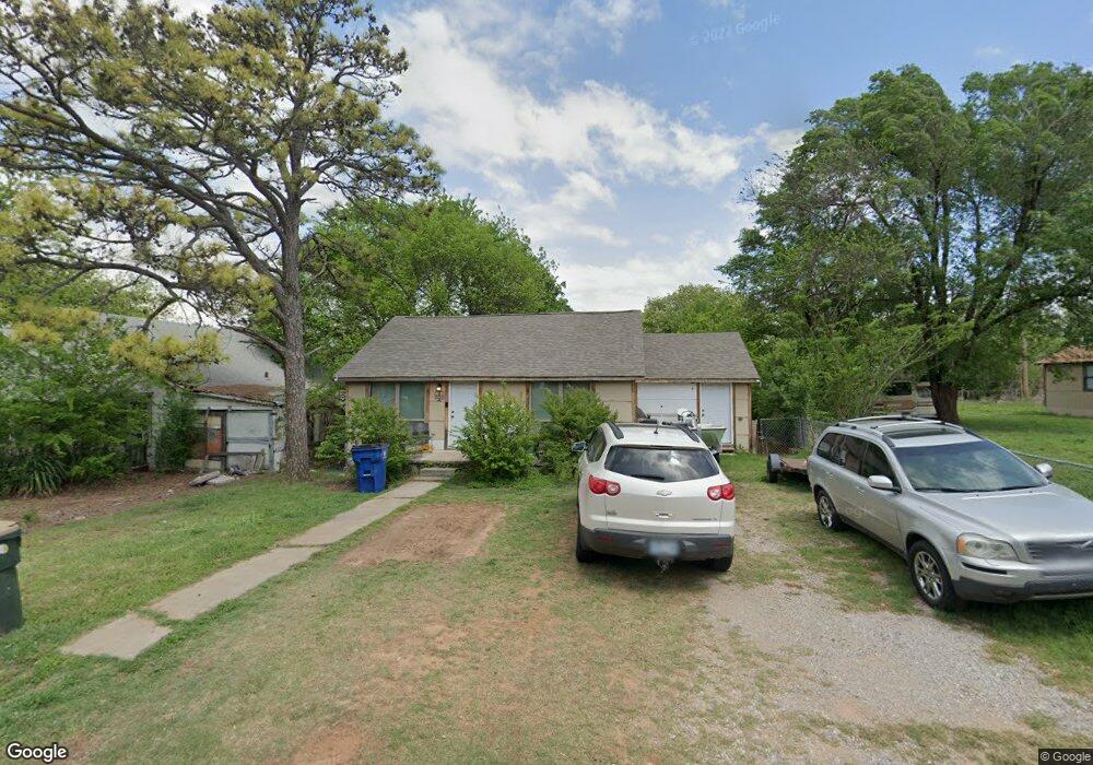 313 W Maple Ave, Duncan, OK 73533 - photo 1