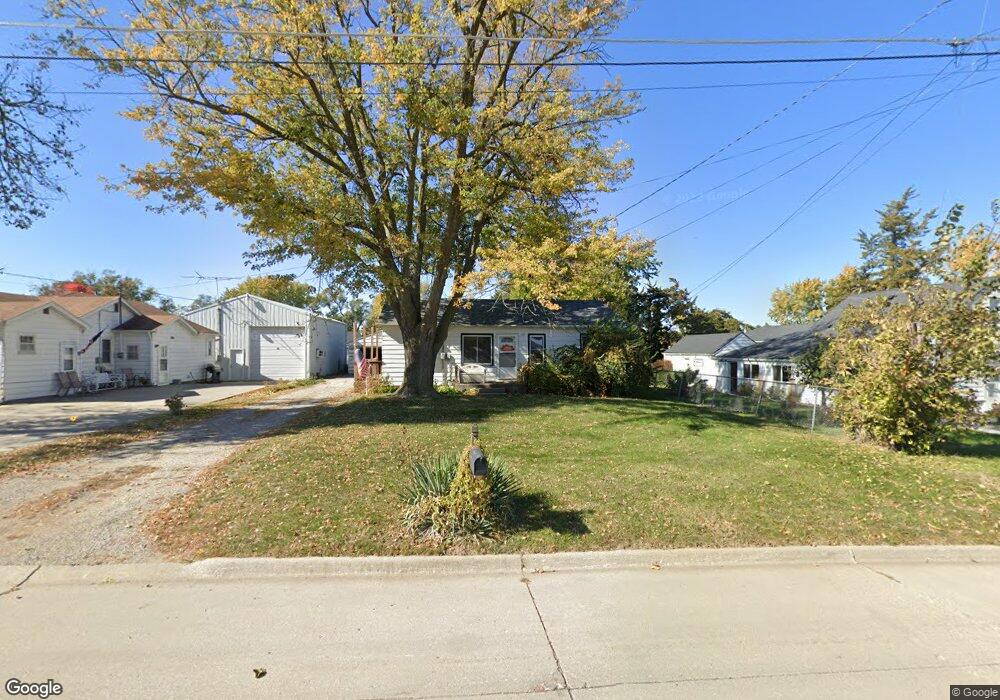 805 E 9th St S, Newton, IA 50208 - photo 1