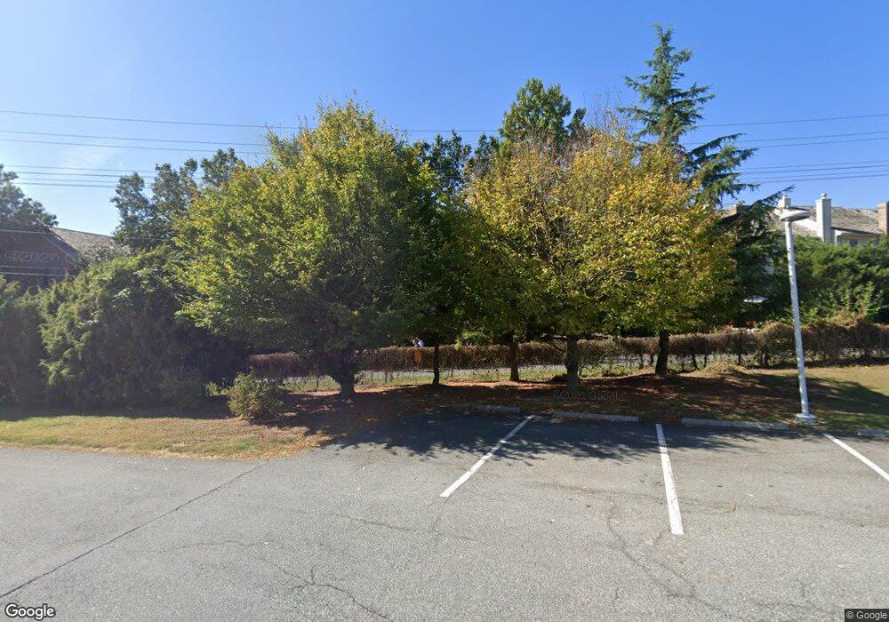 10811 Brewer House Rd, Rockville, MD 20852 - photo 1