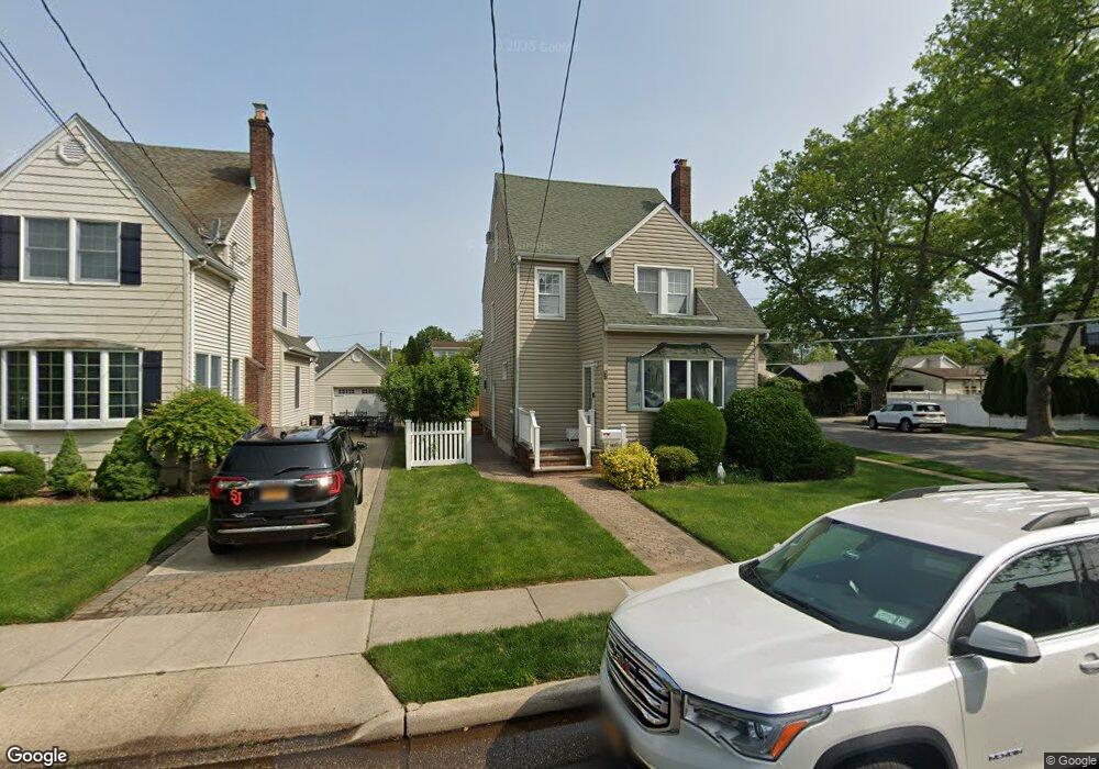 294 Houston Ave, Mineola, NY 11501 - photo 1