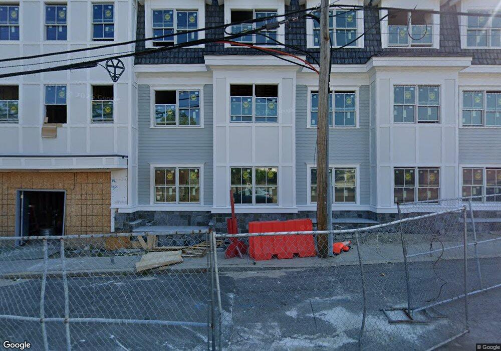 423 Lagrange St, West Roxbury, MA 02132 - photo 1