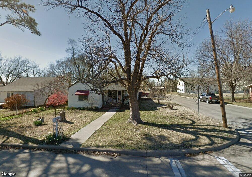 719 N Muskogee Ave, Claremore, OK 74017 - photo 1