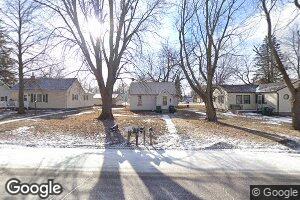 305 E Dakota Ave, George, IA 51237