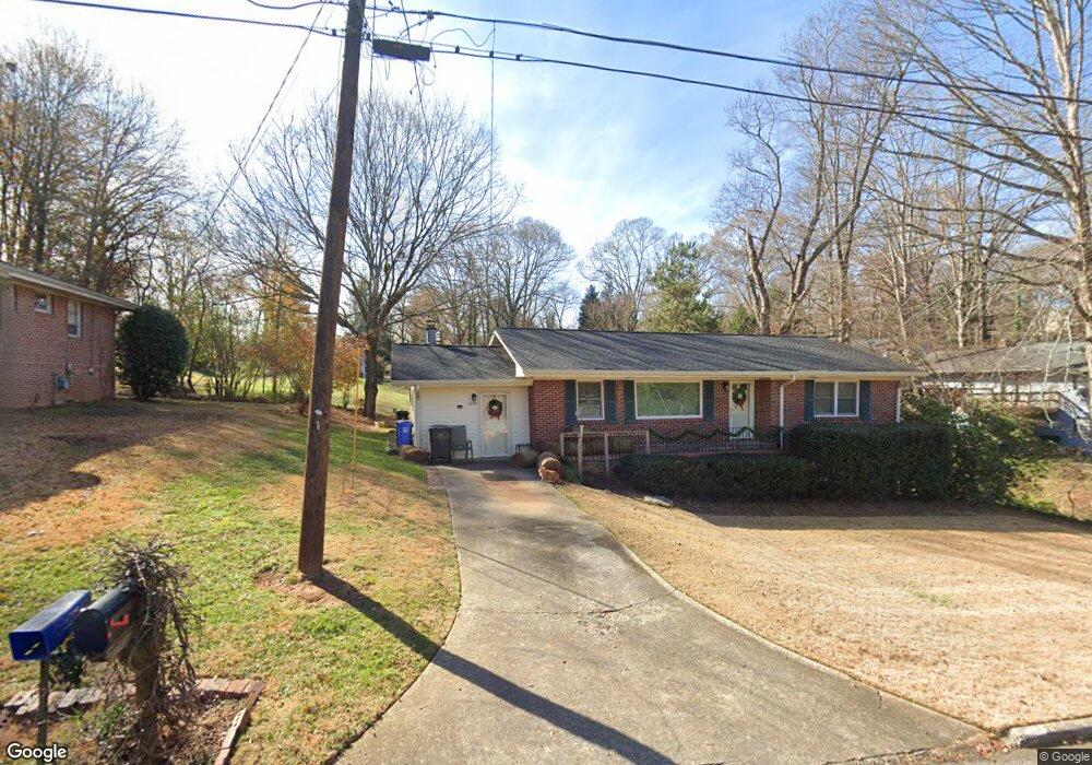 1700 Lakeview Cir, Gainesville, GA 30501 - photo 1