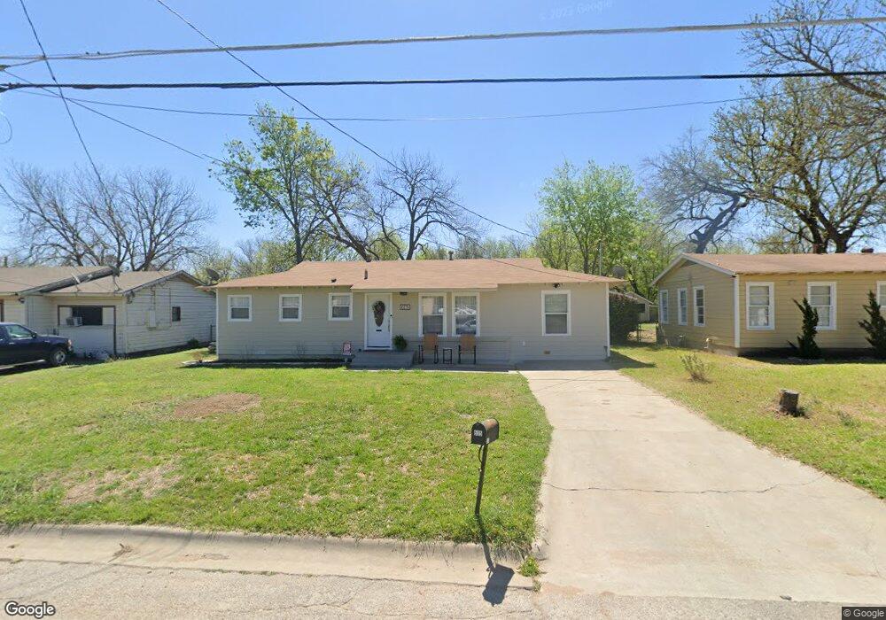 605 Graham St, Cleburne, TX 76033 - photo 1