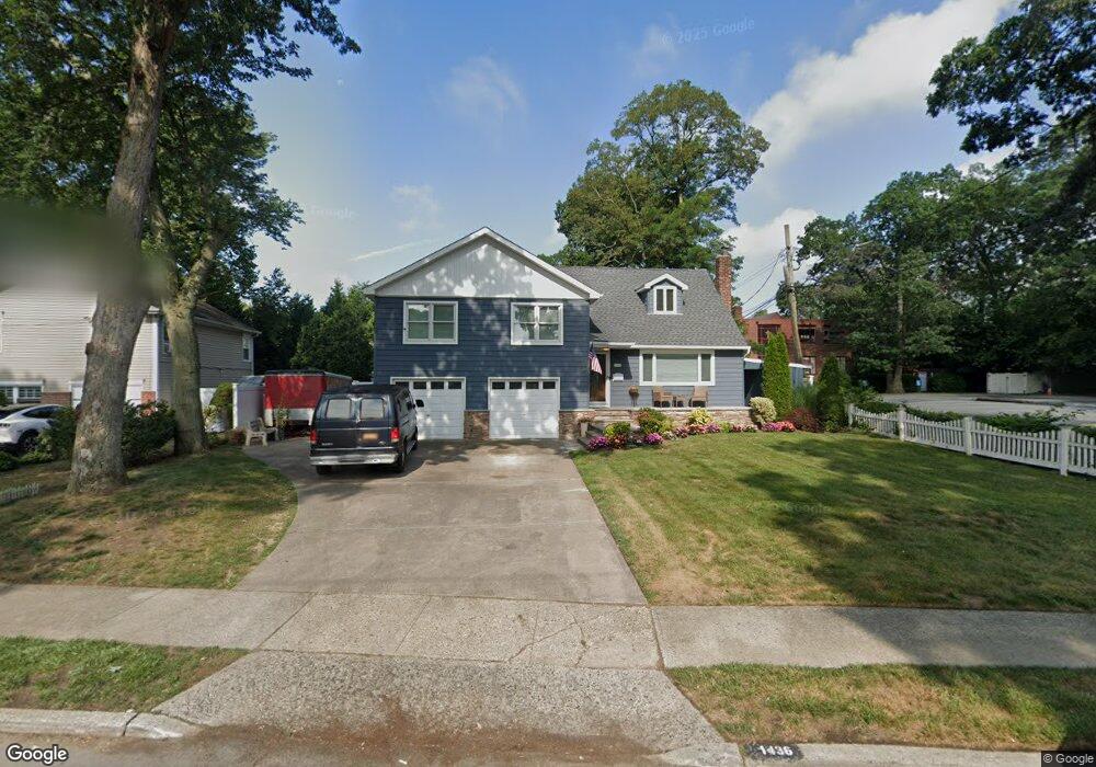 1436 Little Whaleneck Rd, Merrick, NY 11566 - photo 1