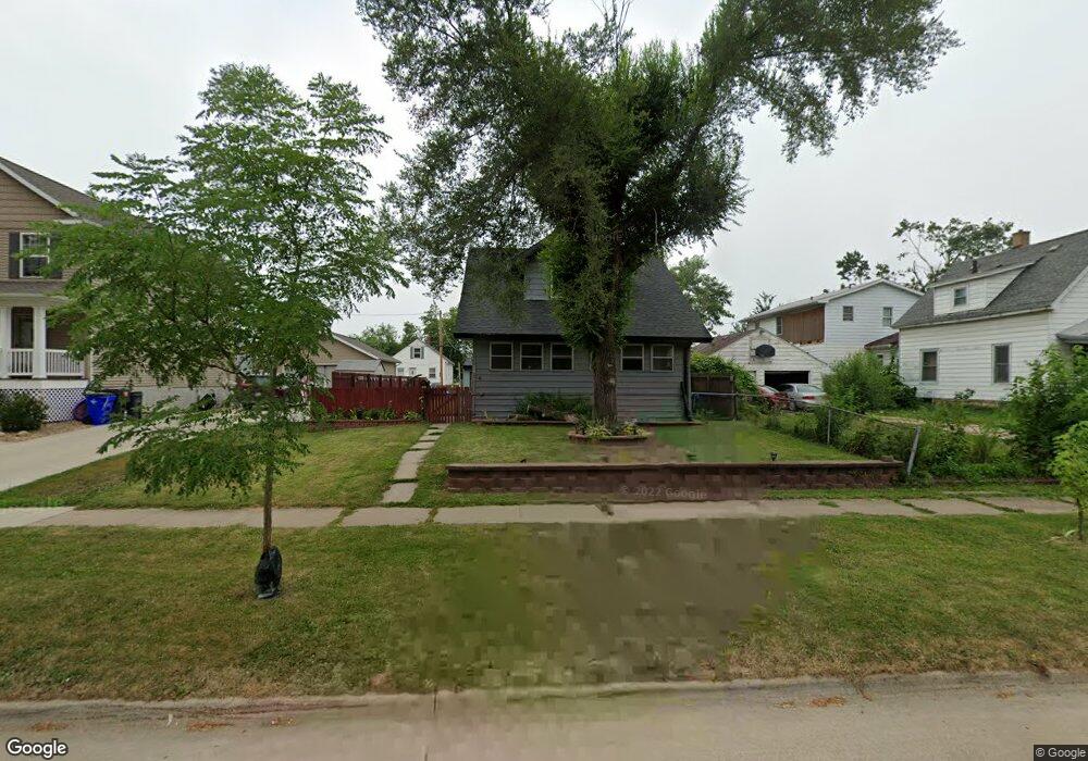 1420 L St SW, Cedar Rapids, IA 52404 - photo 1