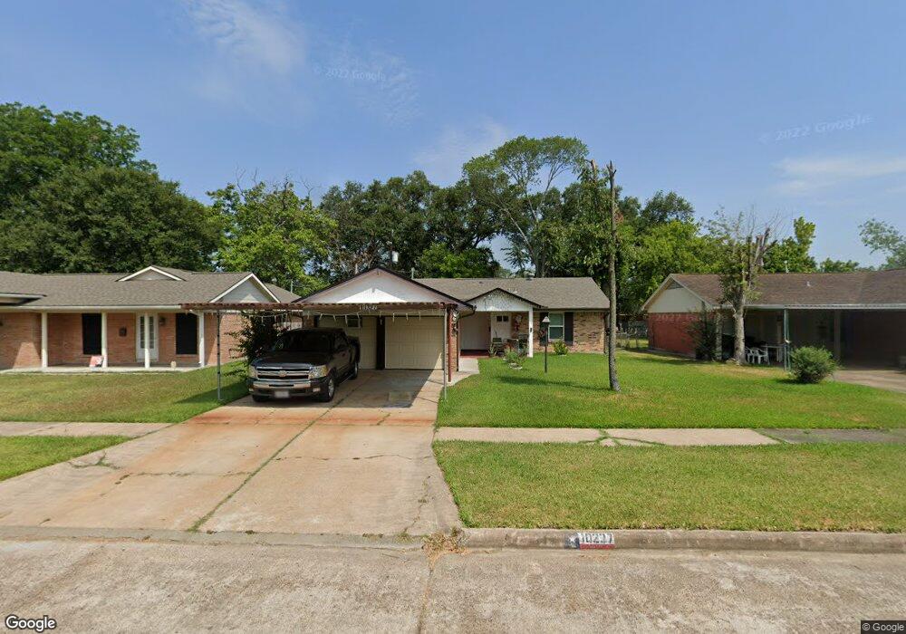 10327 Southport Dr, Houston, TX 77089 - photo 1