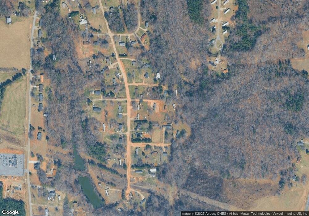 112 Claycamp Dr, Statesville, NC 28677 - photo 1