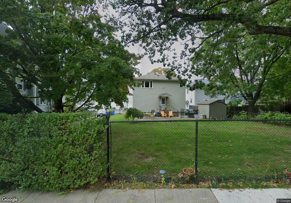 79 Laurel Ave, Waltham, MA 02453 - photo 1