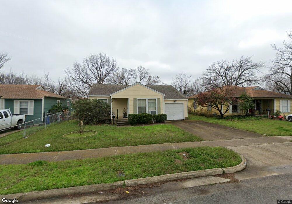 425 Bennie Ln, Grand Prairie, TX 75051 - photo 1