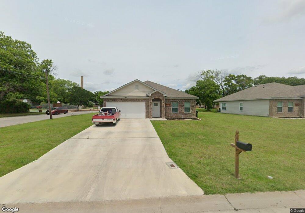401 Royal St, Cleburne, TX 76031 - photo 1