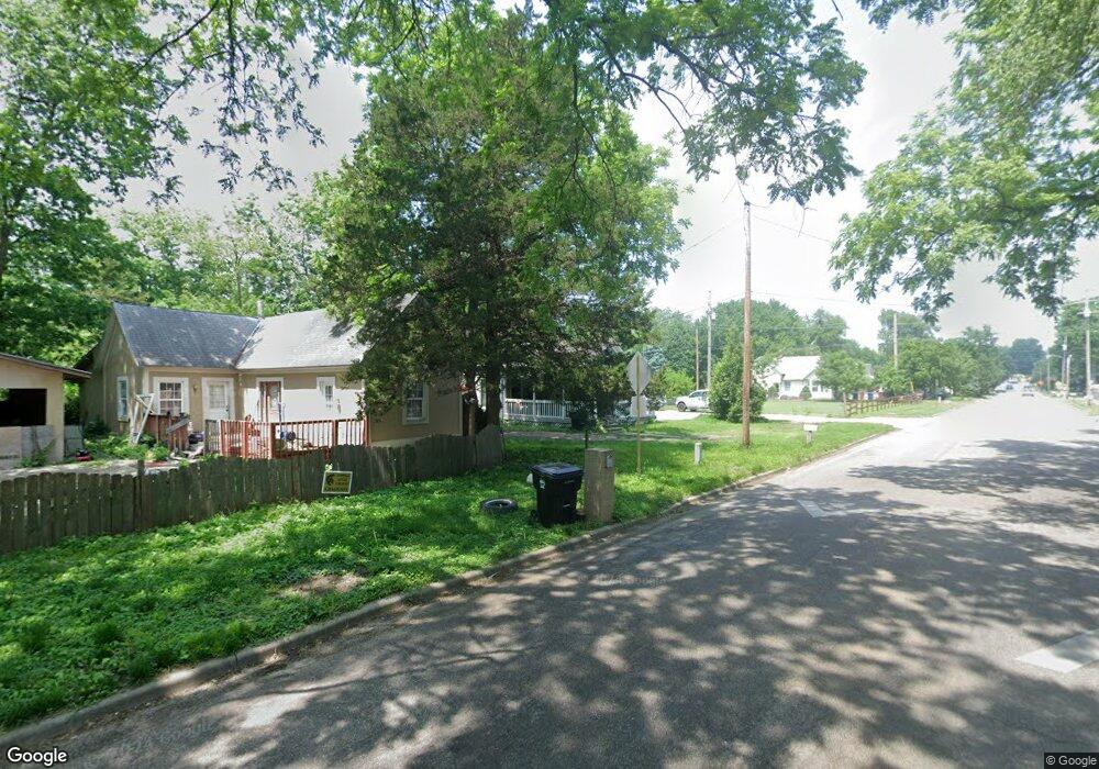 2303 SW Buchanan St, Topeka, KS 66611 - photo 1