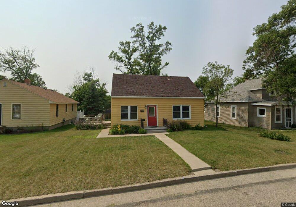 606 10th Ave SE, Jamestown, ND 58401 - photo 1