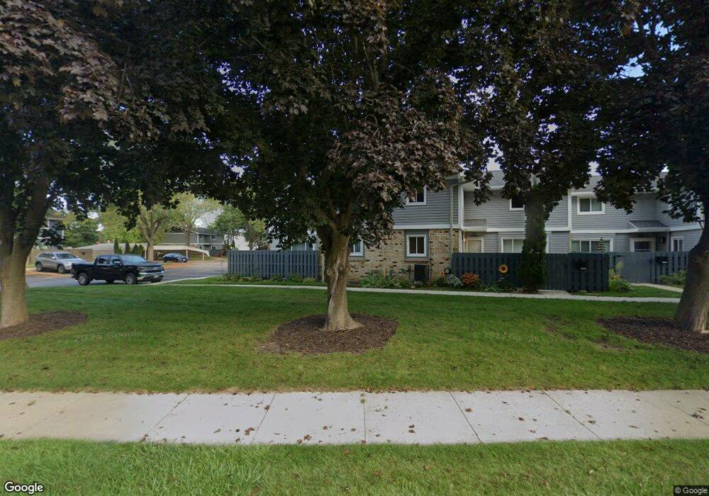 N76W14458 Northpoint Dr unit G, Menomonee Falls, WI 53051 - photo 1