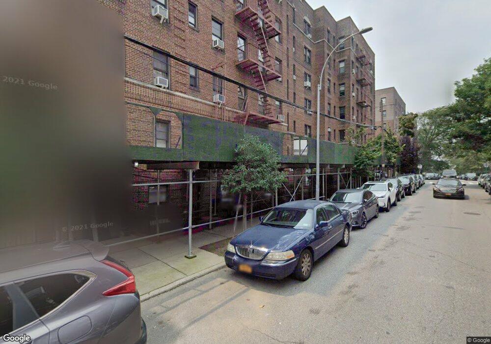 Cooperative unit 3F, Rego Park, NY 11374 - photo 1