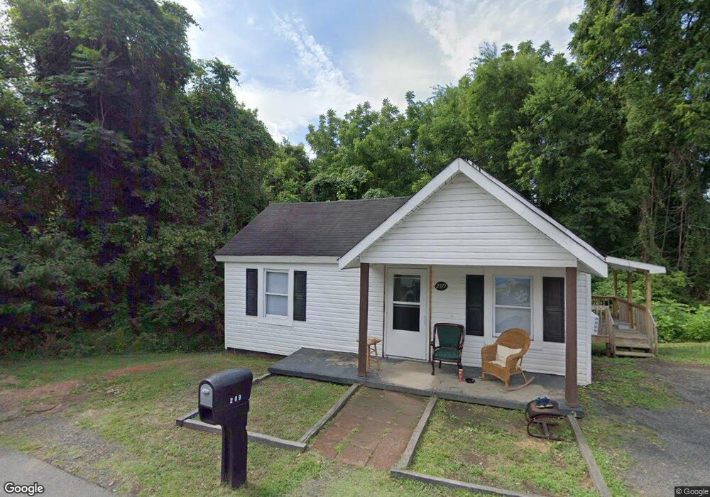 109 Pennsylvania Ave, Reidsville, NC 27320 - photo 1