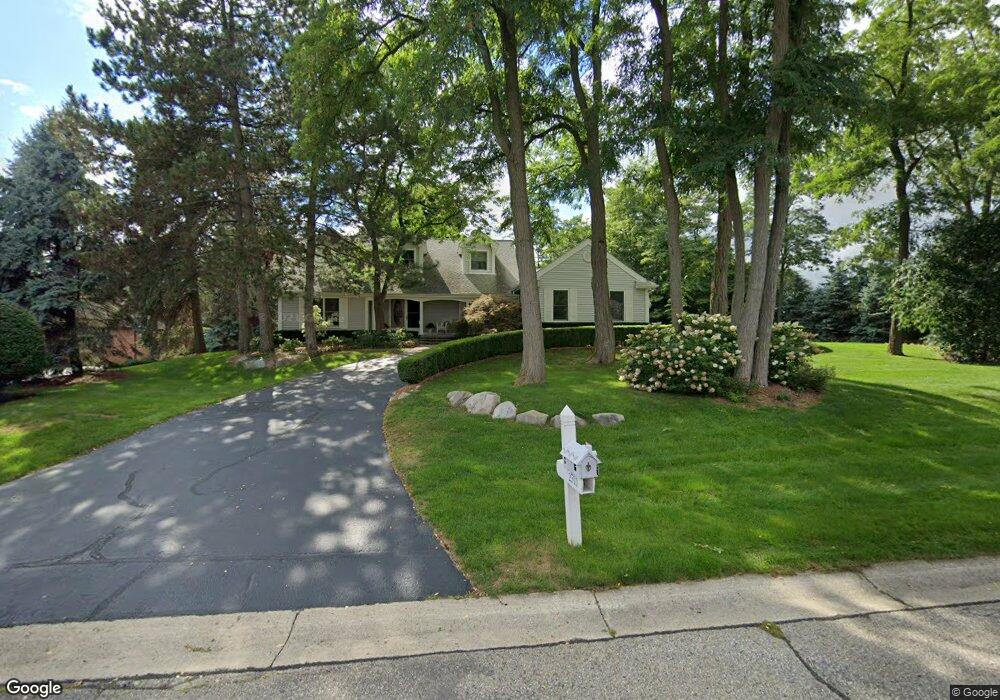 2510 Crofton Ct, Bloomfield Hills, MI 48304 - photo 1